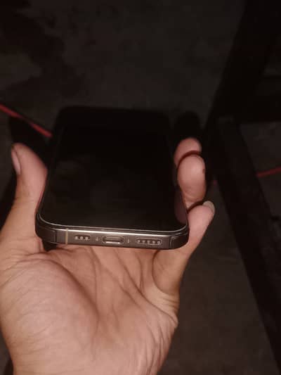 Iphone 16pro with box total genuine +waterpack all ok