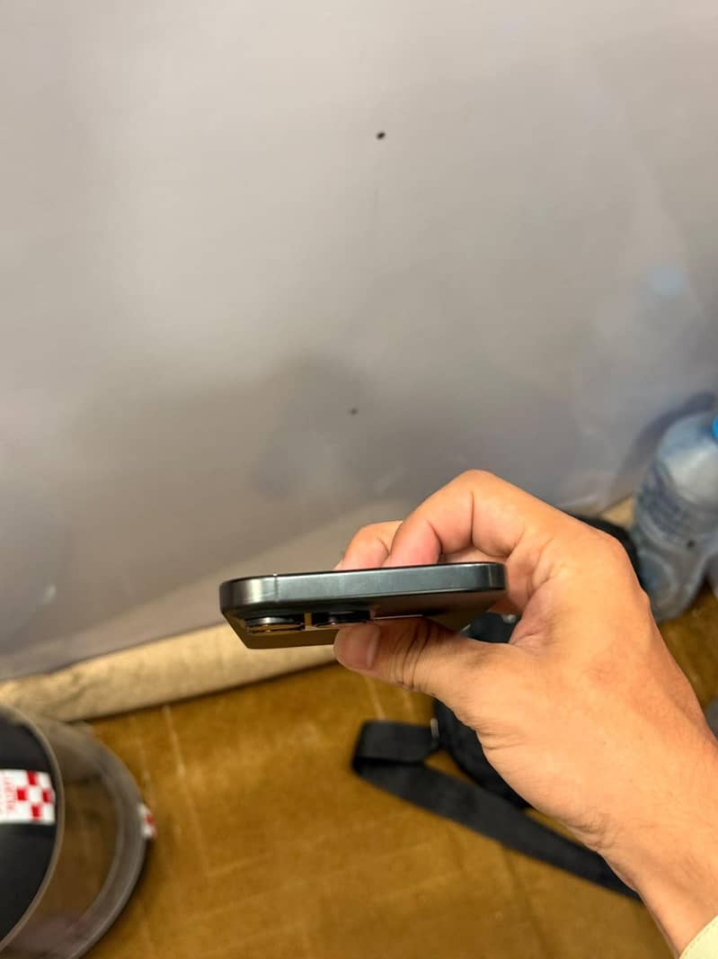 iPhone 16 Pro max 4