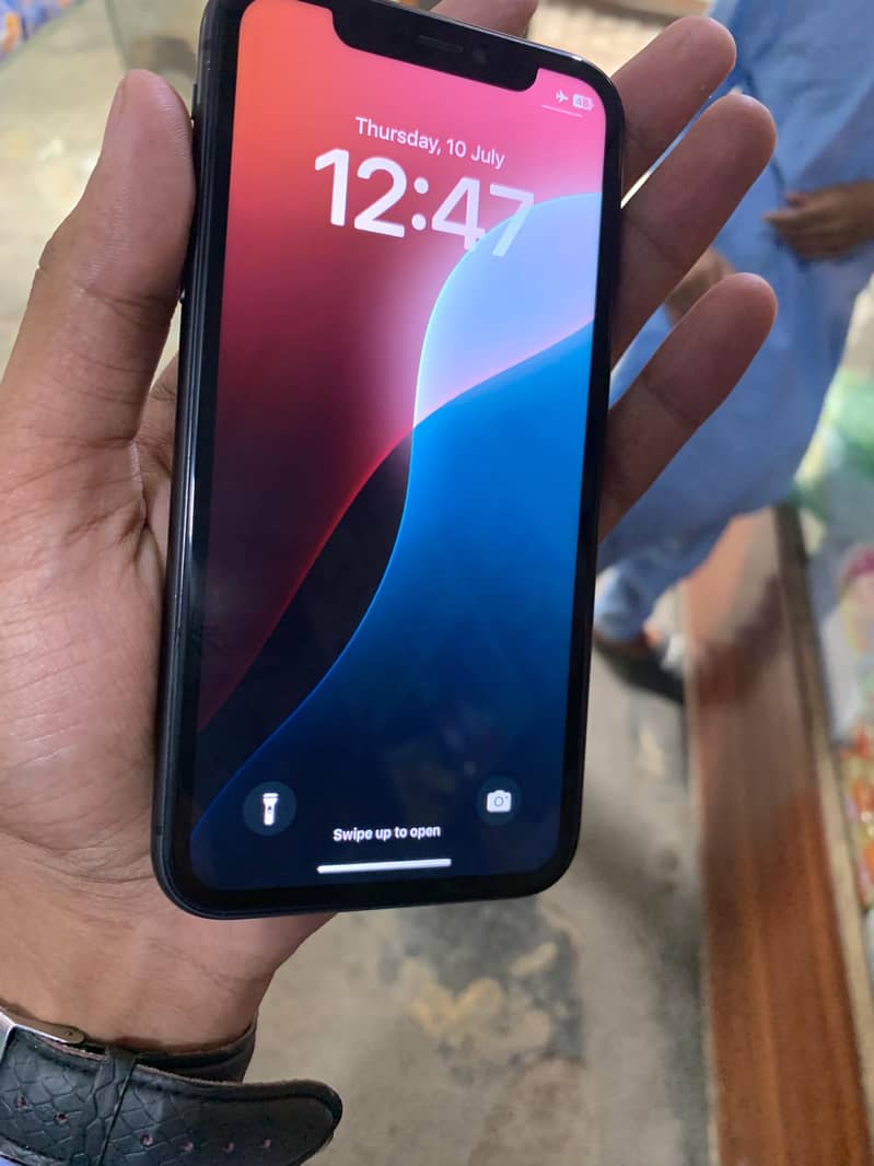 Apple iPhone 11 4