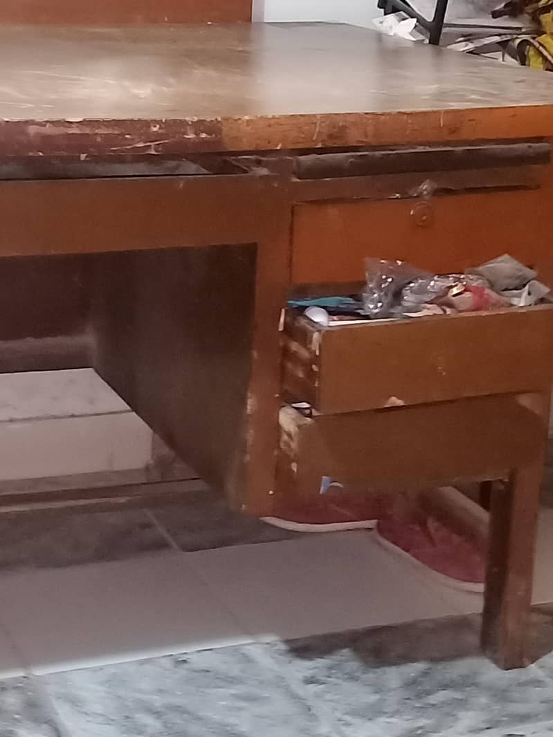 large table 3