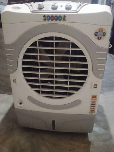 air cooler. kaper ki moter ha 220 bold ha. 03077088973