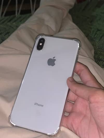 XS MaX White colour 256 Gb. . Condition 10/10 Battery service 76