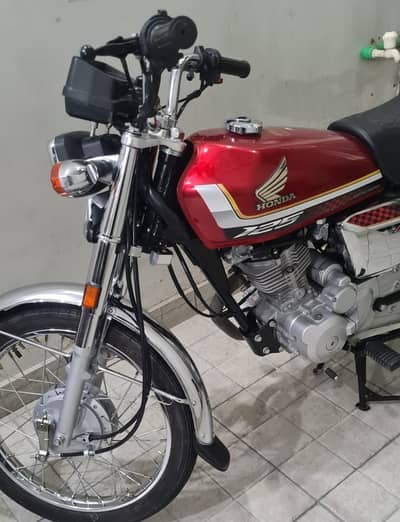 New Honda 125 Chrome Special Edition - Self Start
