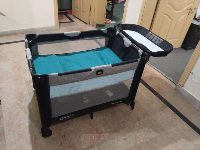 Graco pack and play 1