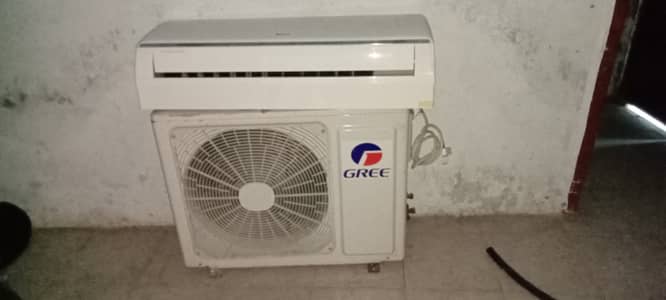 Ac gree ok 1ton hot and cool