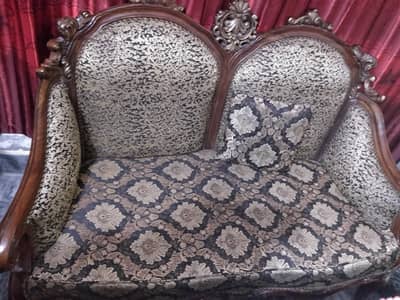 sofa set with 3 table 1 canter 2 side table condition 10/10