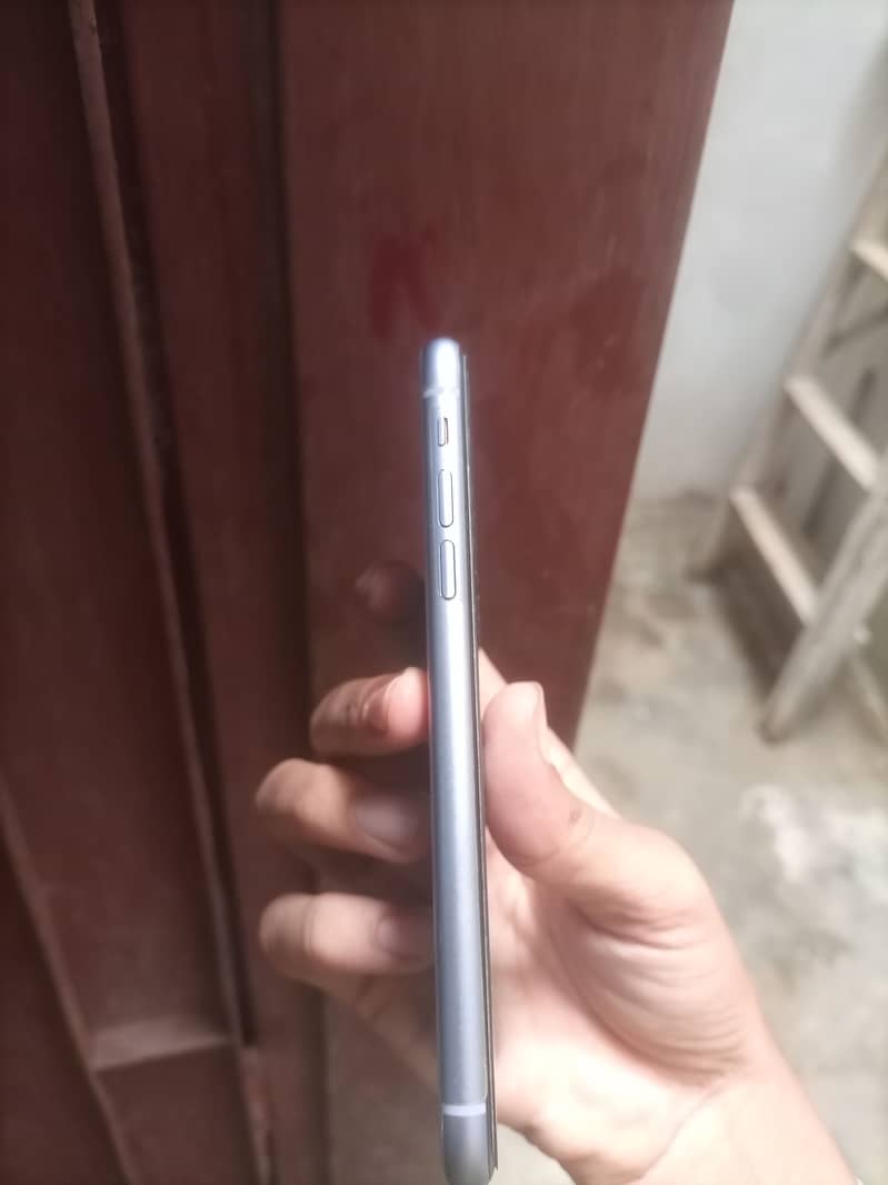 Apple iPhone 11 3
