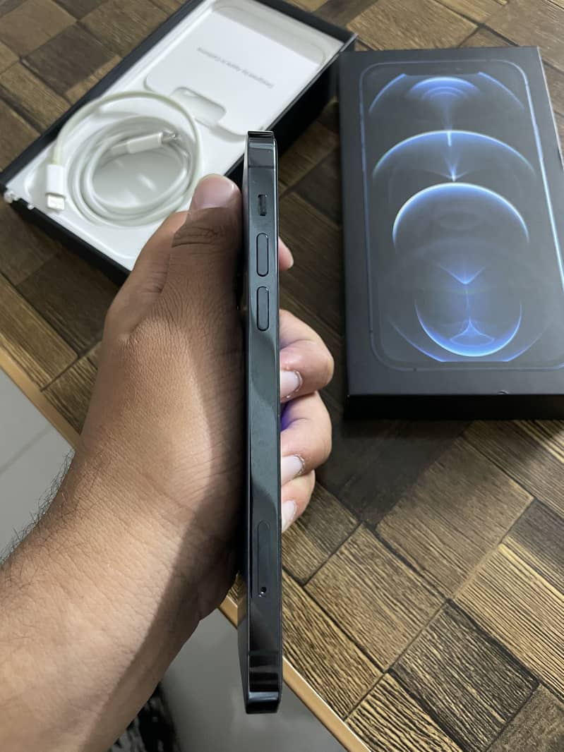 Apple iPhone 12 Pro 3