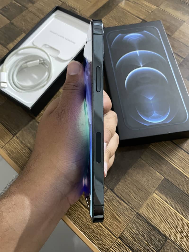 Apple iPhone 12 Pro 4