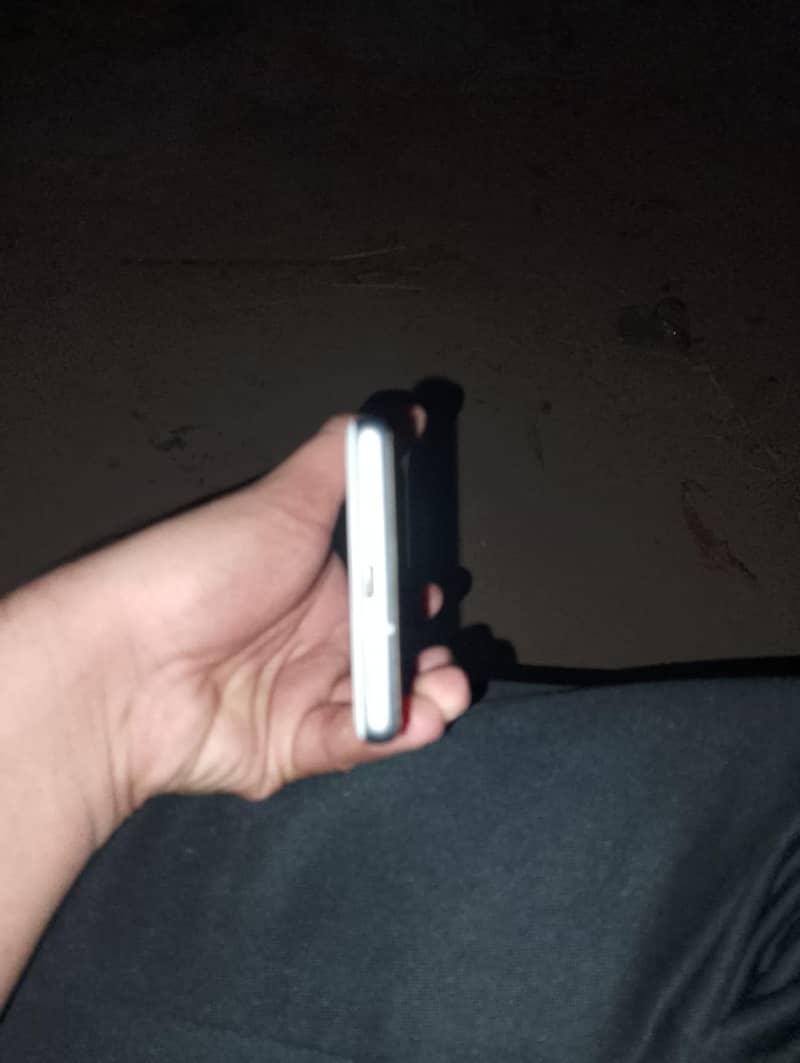Google pixel 7a 3