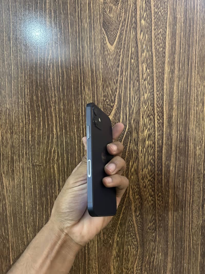Apple iPhone 12 3