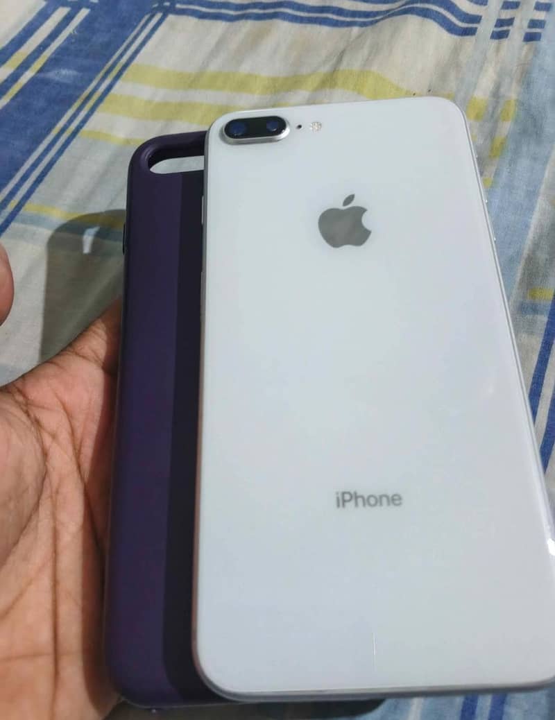 Apple iPhone 8 Plus 1