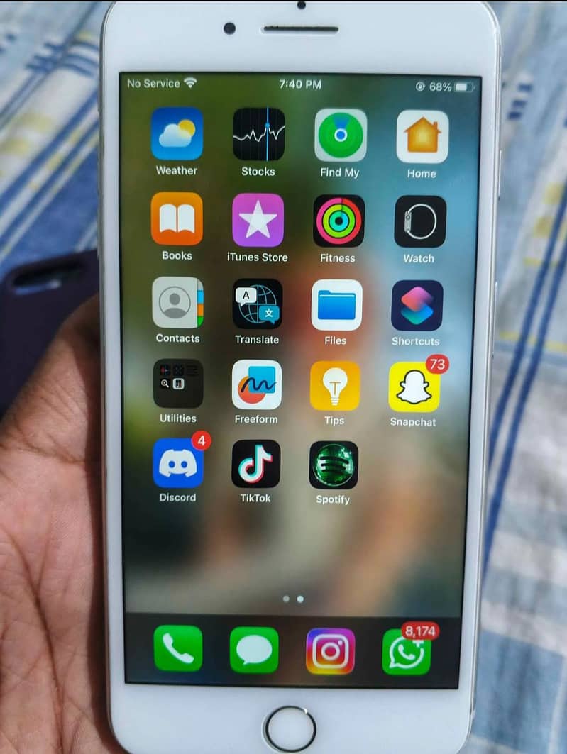 Apple iPhone 8 Plus 5
