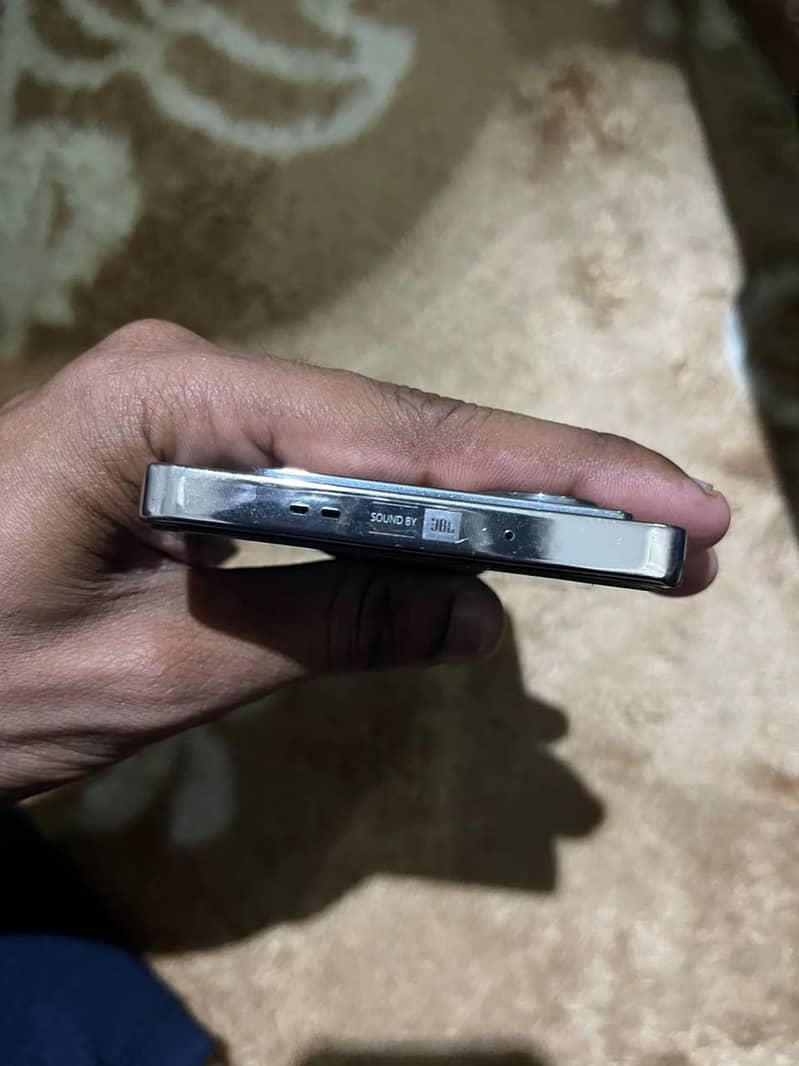 Infinix Note 40 5