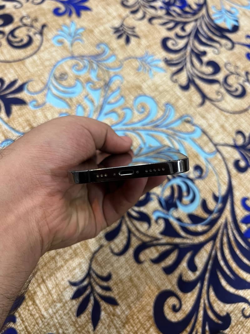 IPhone 13 Pro 4