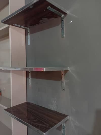 Wooden shelves 4 pcs.