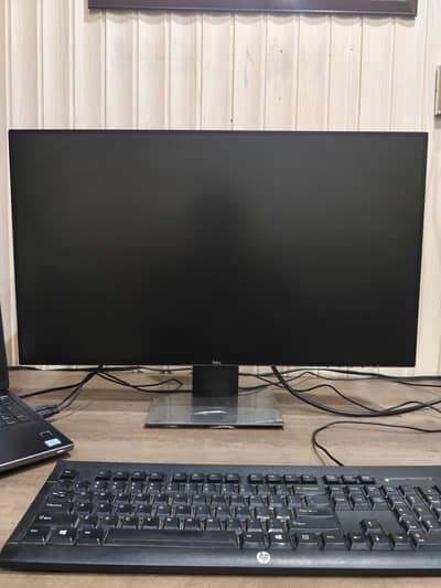 Dell UltraSharp 27" 2K Monitor (U2719D) - Frameless & Borderless IPS