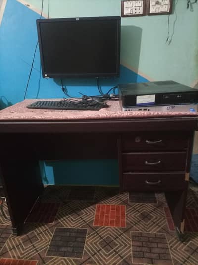 PC With Table For Sell