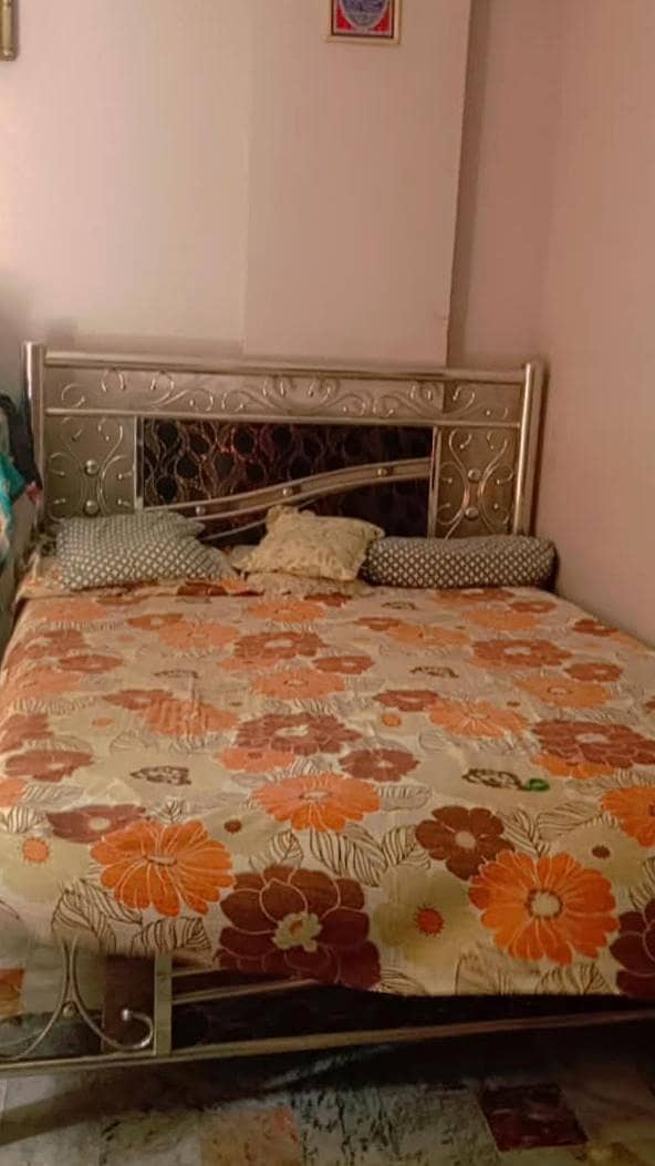 bed and dressing 1