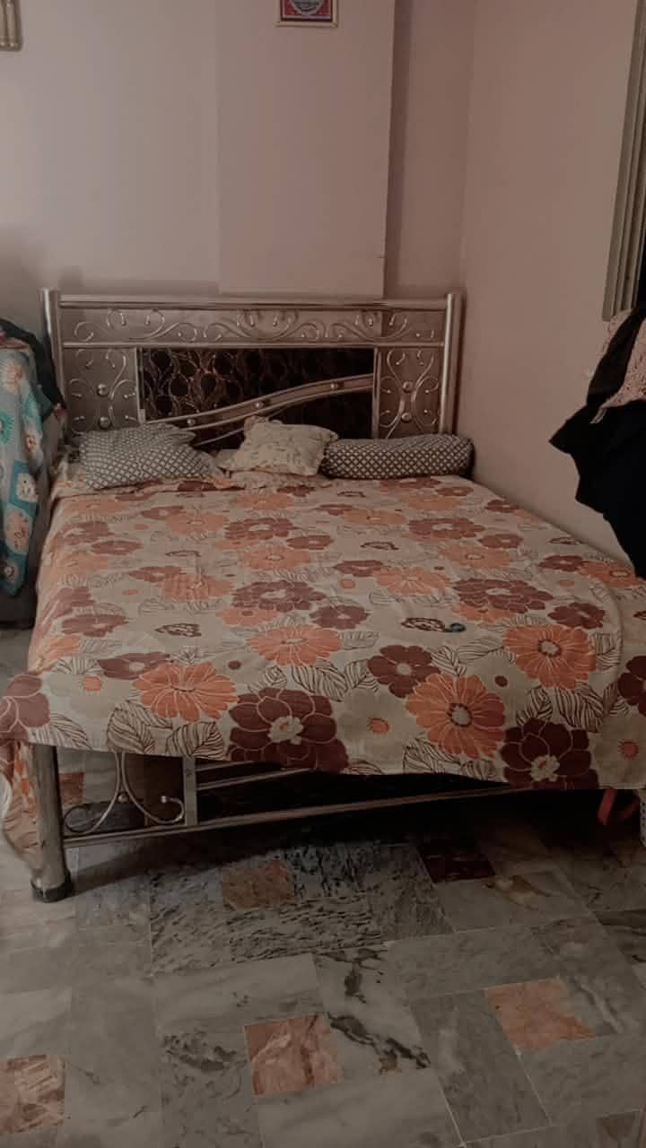 bed and dressing 2