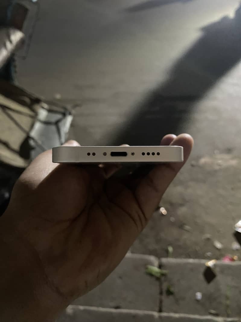 Apple iPhone 12 mini 0