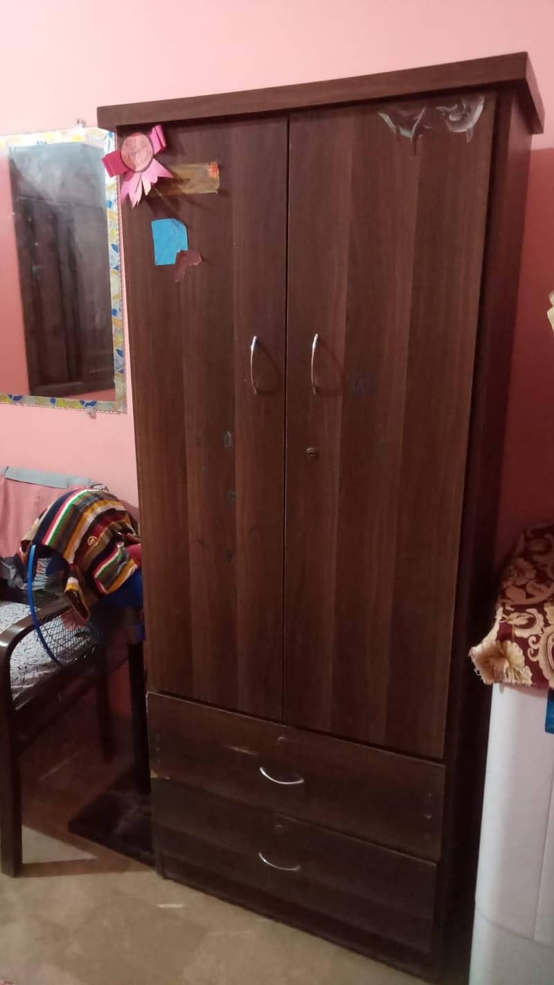 wardrobe 0