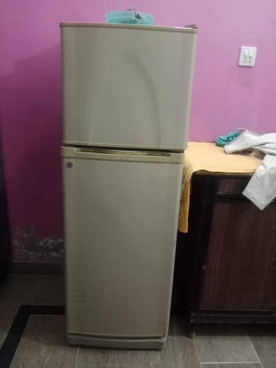 Used Refrigerator for Sale – Excellent Working Condition