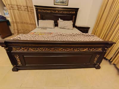 Wooden Bed with 2 Side Tables and Dressing Table for Sale