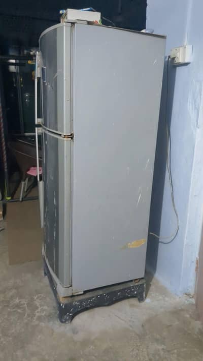 Dawlance Medium Fridge 14 Cubic Feet – 10/10 Scratchless Condition