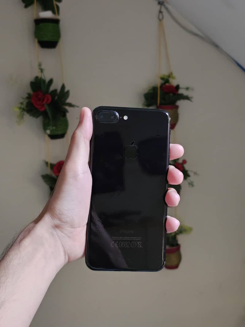 Apple iPhone 7 Plus 1