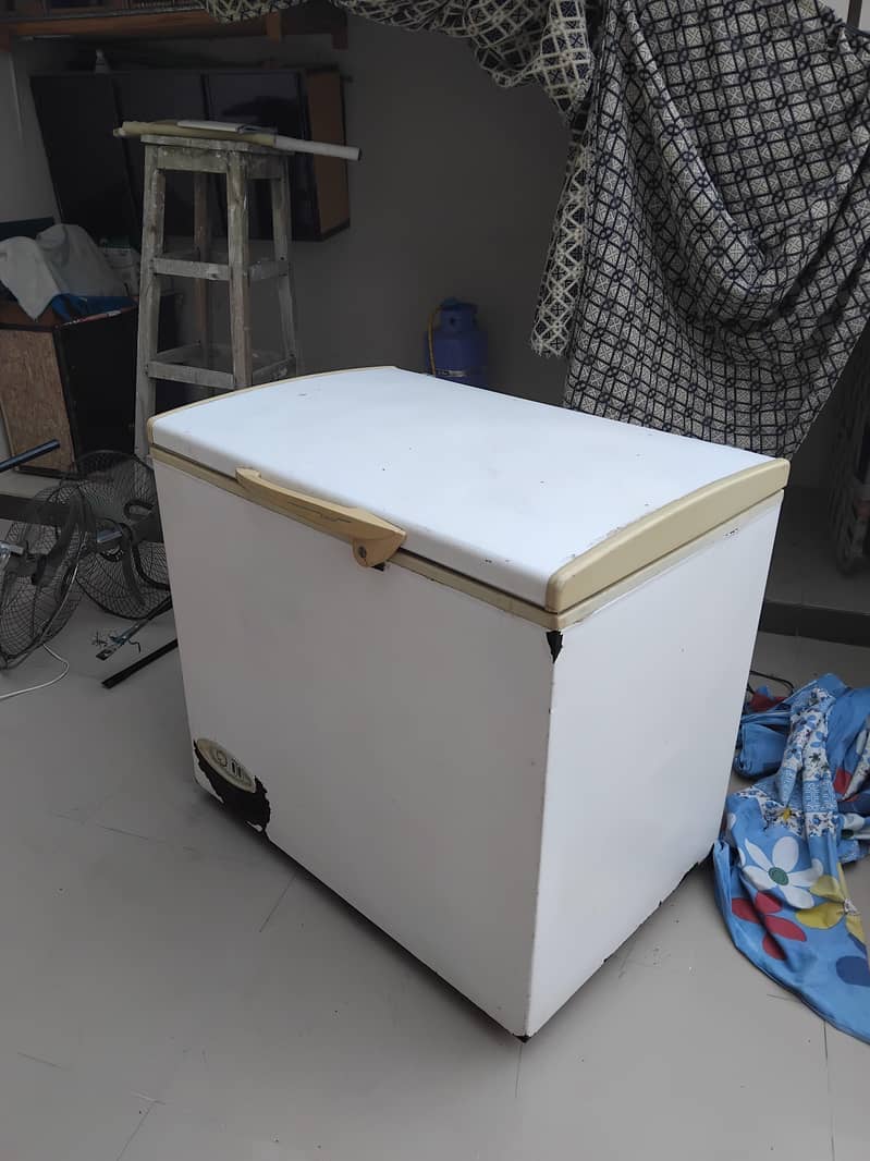 Deep freezer Medium sized 1