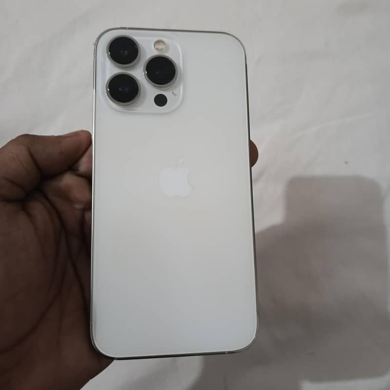 Apple iPhone 13 Pro 1