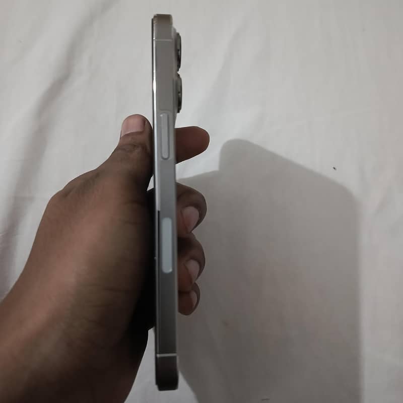 Apple iPhone 13 Pro 2