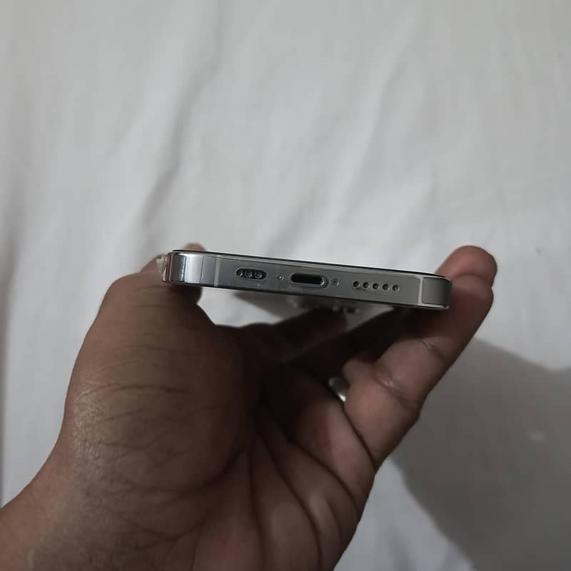 Apple iPhone 13 Pro 4