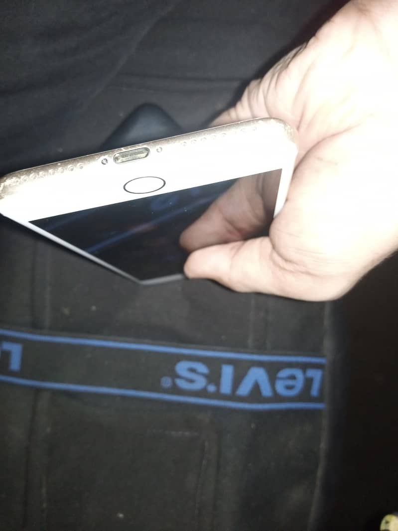 Apple iPhone 7 Plus 2