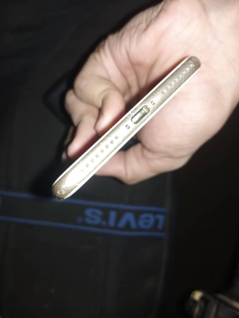 Apple iPhone 7 Plus 3