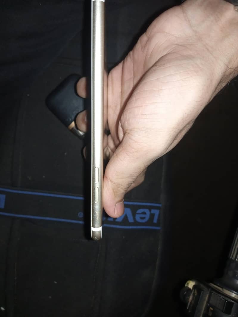 Apple iPhone 7 Plus 4