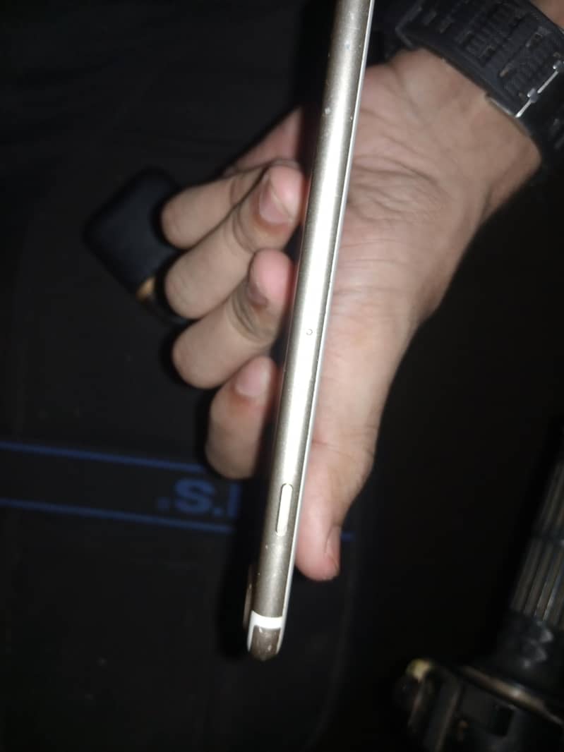 Apple iPhone 7 Plus 6
