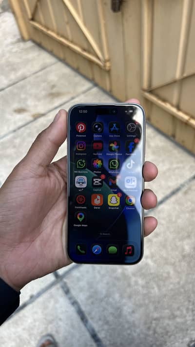 Iphone 15 pro / LLA