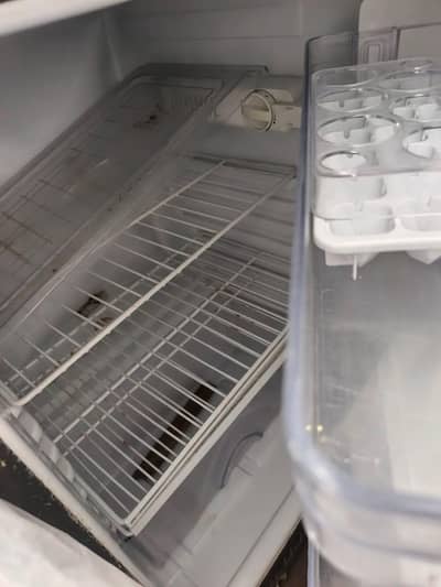 Dawlance fridge in good condition