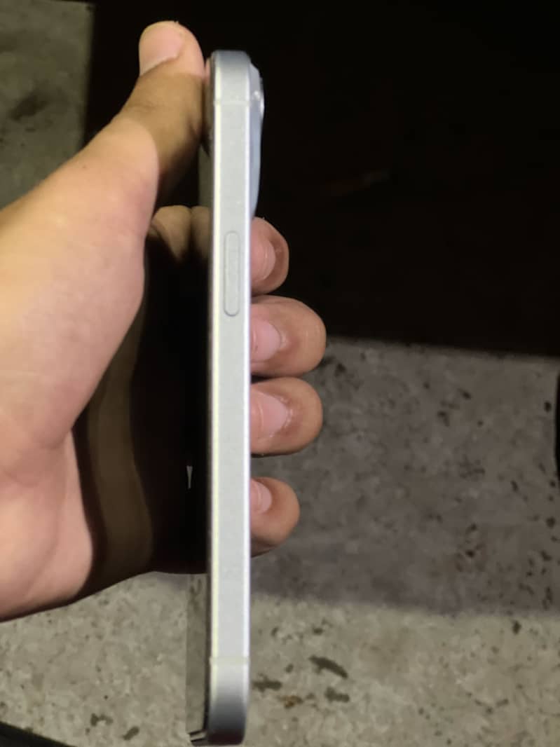Apple iPhone 15 3