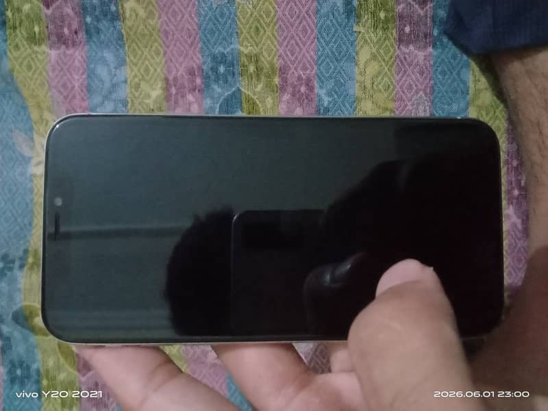 Apple iPhone X 4