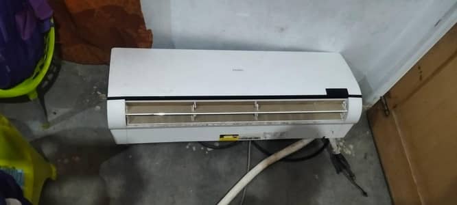 haier non inverter AC