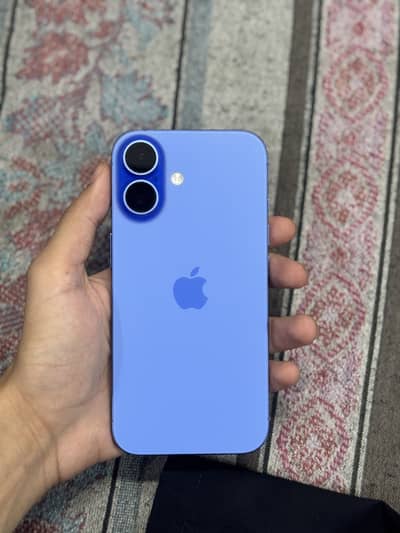 Apple iPhone 16 100%health