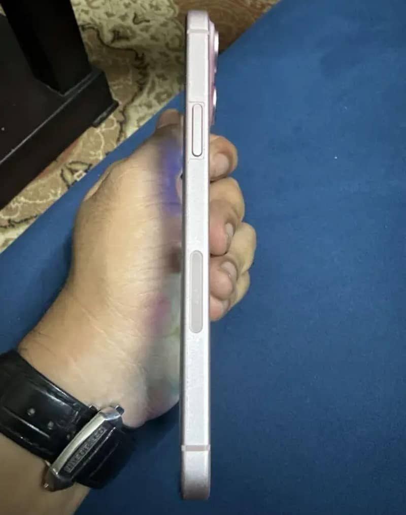 Apple iPhone 15 plus 2