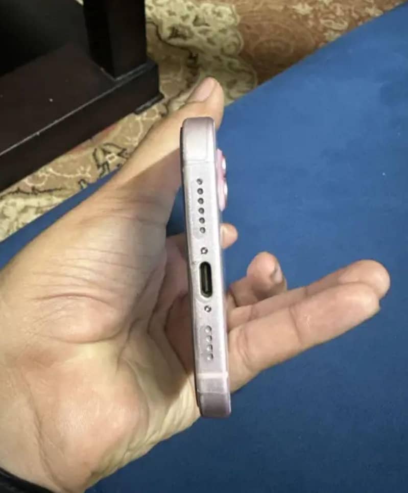 Apple iPhone 15 plus 3