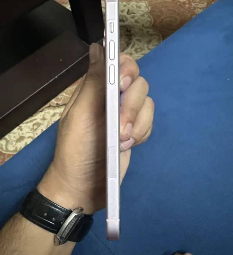 Apple iPhone 15 plus 4