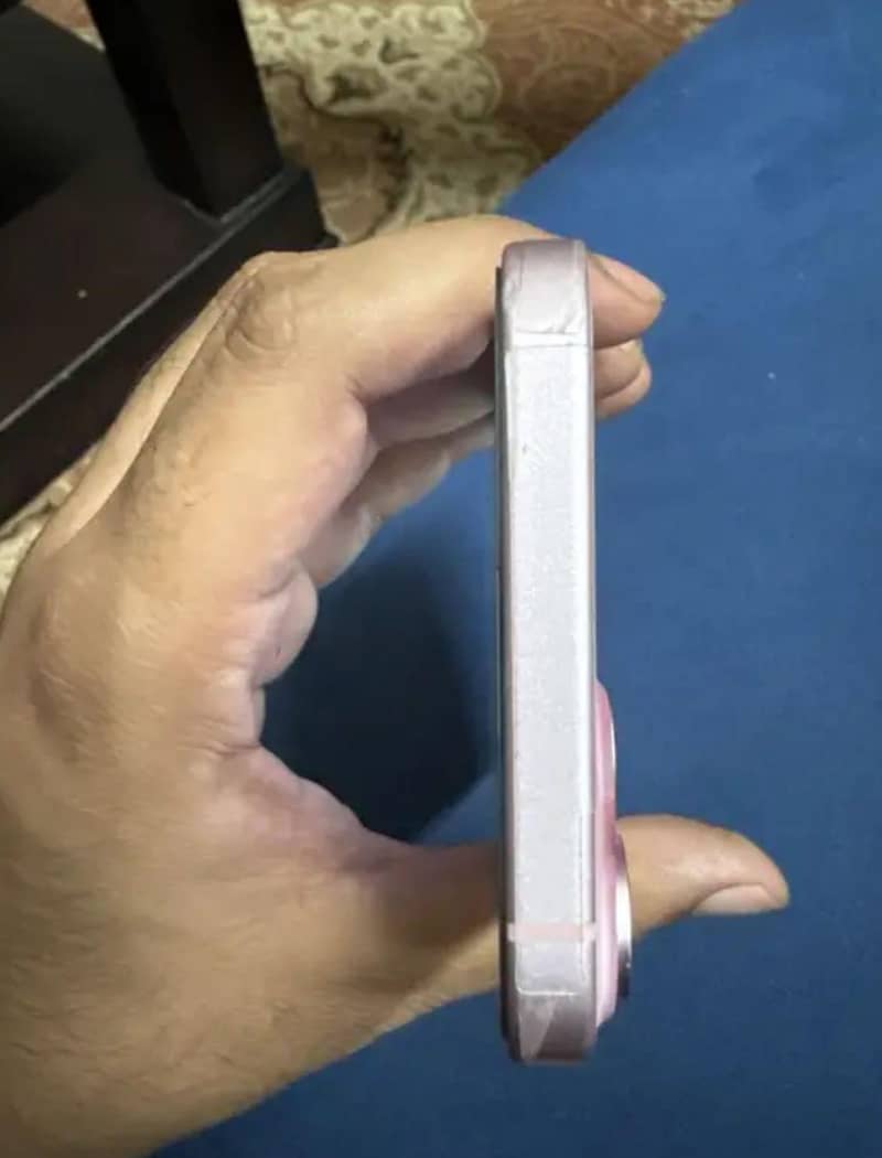 Apple iPhone 15 plus 6