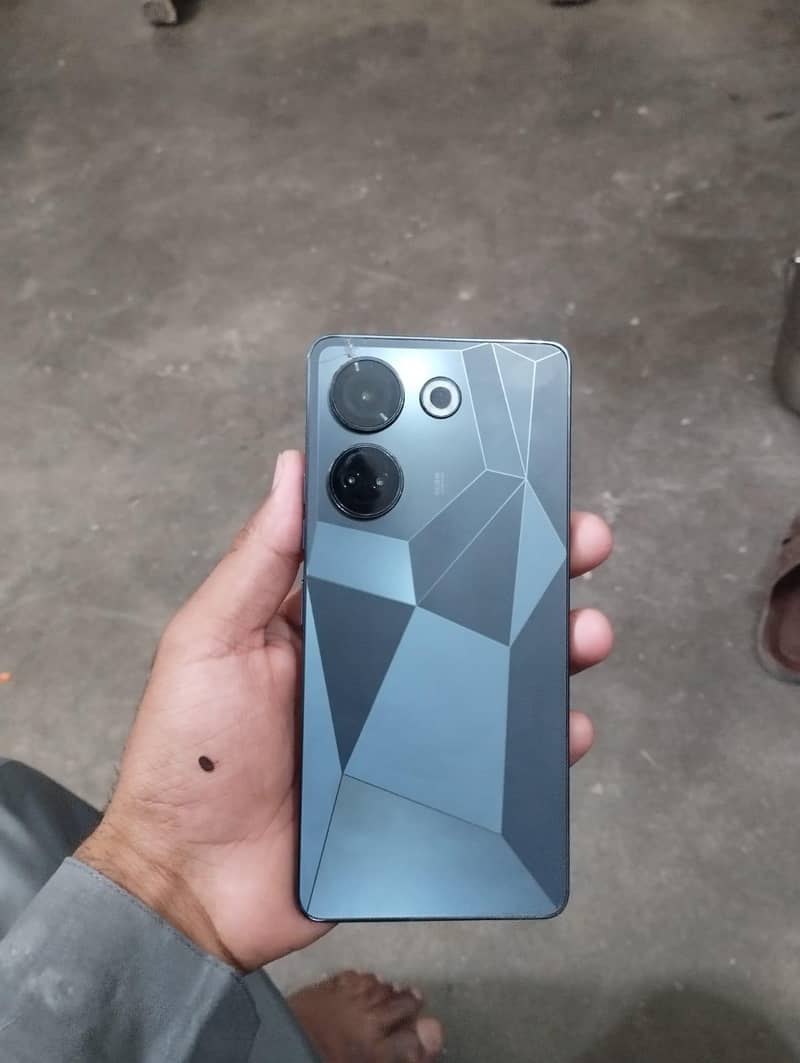 Tecno CAMON 20 2