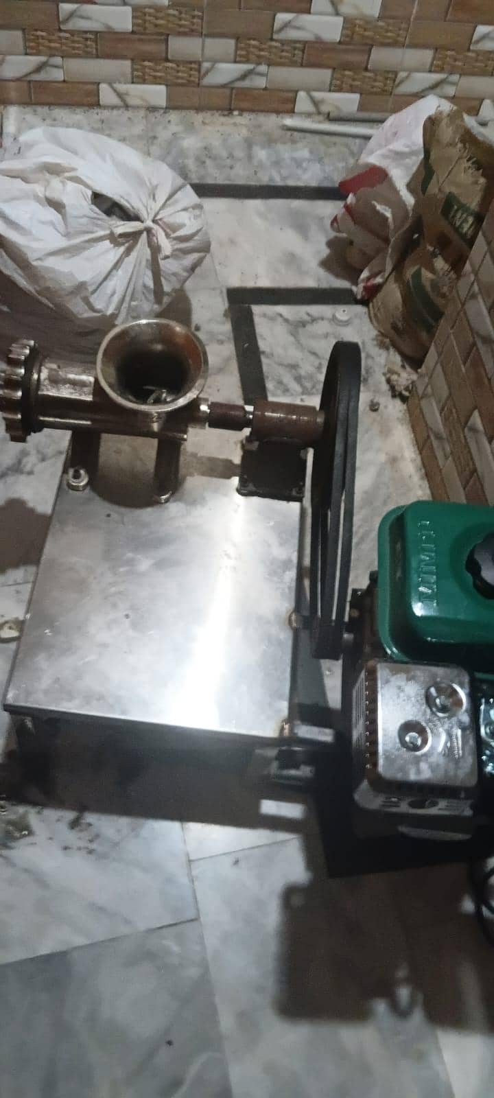 Qeema machine with pump engine 2